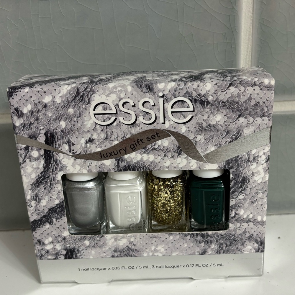 Essie Luxury Nail Polish Gift Set